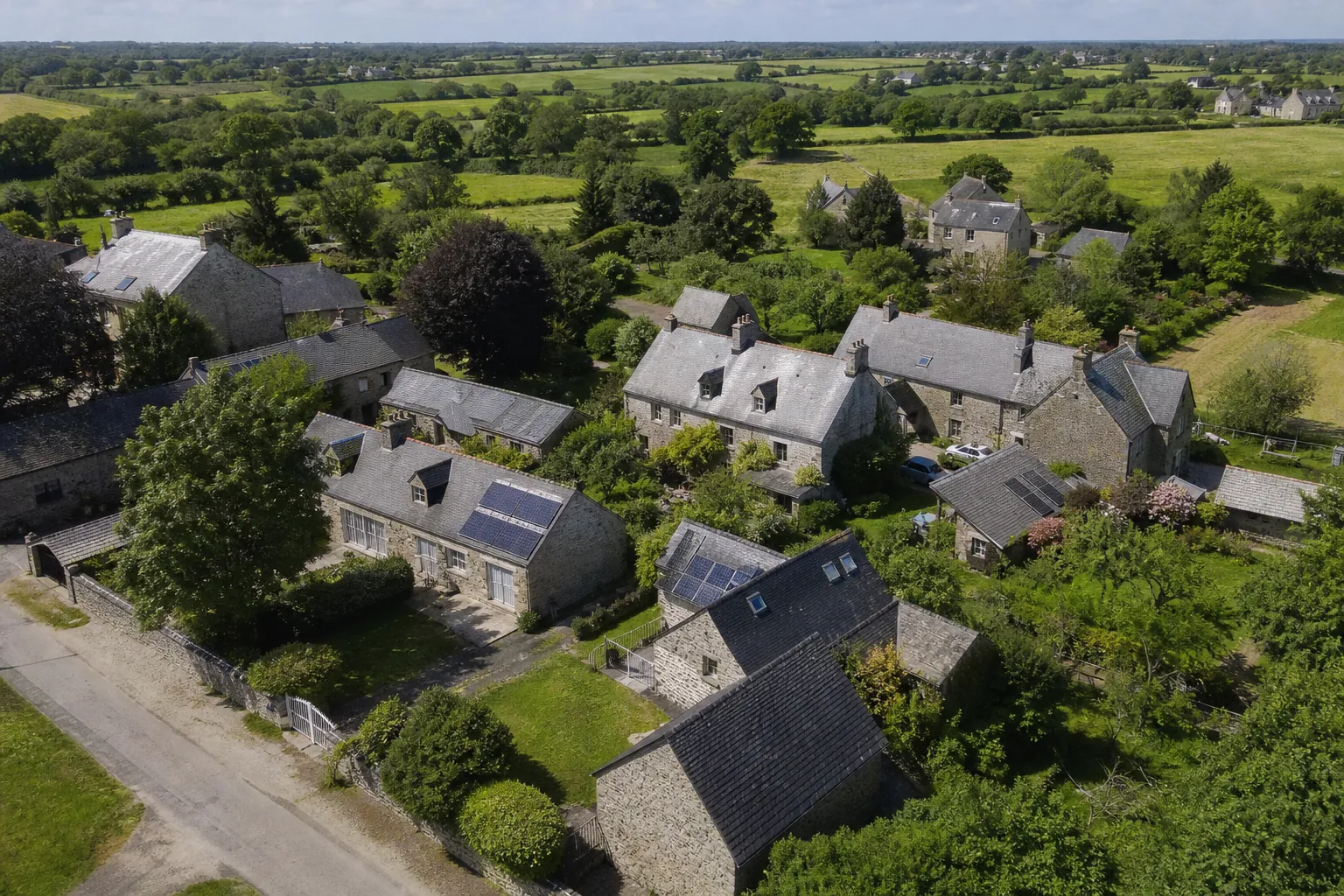 Maison de la Manche équipée de panneaux solaires
